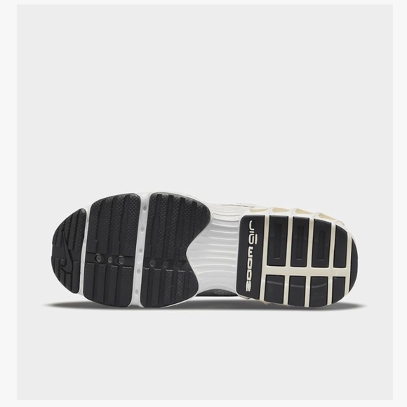 Nike Women's Zoom Air Fire Sneaker - SIZE 8 - Picture 5 of 7